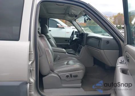 2005 Chevrolet Avalanche 1500 Z71 из США, поврежденный, VIN 3GNEK12Z55G118007